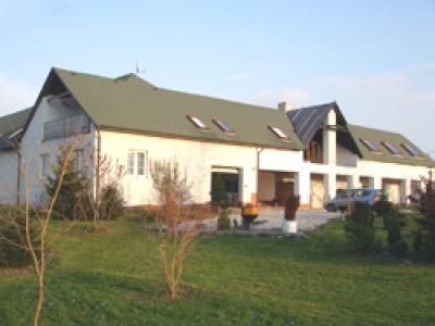 Особняк 25 минут езды от Праги, Чехия, 1 200 м² - фото 1