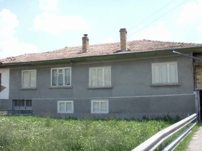 Дом Болгария-Тарговиште-Попово, Болгария, 1 200 м2 - фото 1