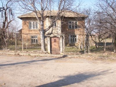 Дом в Тырговиште, Болгария, 3 000 м2 - фото 1