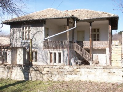 Дом в Тырговиште, Болгария, 1 500 м2 - фото 1