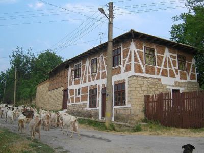 Дом в Тырговиште, Болгария, 1 540 м2 - фото 1