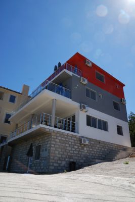 Дом в Херцег-Нови, Черногория, 400 м² - фото 1