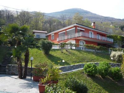 Дом у озера Маджоре, Италия, 200 м² - фото 1