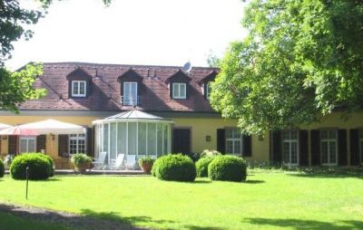 Особняк во Фрайбурге, Германия, 443 м² - фото 1