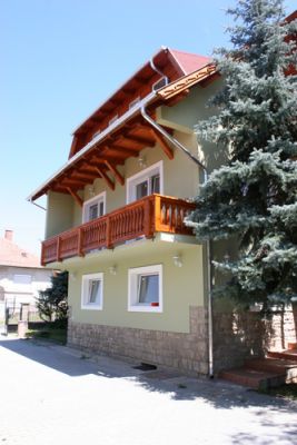 Доходный дом Хевиз, мини-гостиница., Венгрия, 263 м² - фото 1