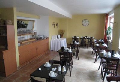 Отель, гостиница в Дюссельдорфе, Германия, 1 165 м² - фото 1