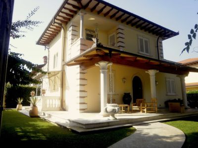 Дом в Форте деи Марми, Италия, 230 м2 - фото 1