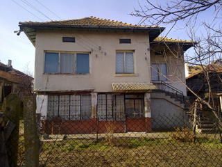 Дом во Враце, Болгария, 1 000 м2 - фото 1