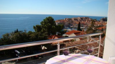 Квартира В самой престижной части Дубровника с видом на Старый город и 100 м от пляжа, Хорватия, 80 м2 - фото 1
