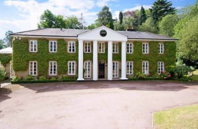 Особняк в Суррее, Великобритания, 663 м² - фото 1