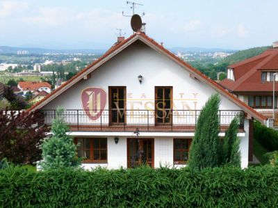 Дом в Карловых Варах, Чехия, 208 м² - фото 1