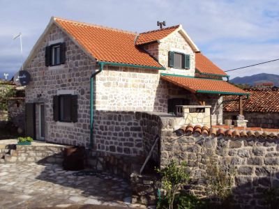 Дом в Тивате, Черногория, 140 м² - фото 1