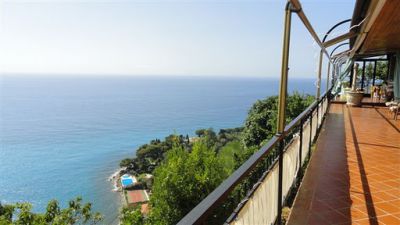 Дом в Бордигере, Италия, 130 м² - фото 1
