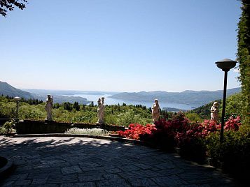 Дом у озера Маджоре, Италия, 260 м2 - фото 1