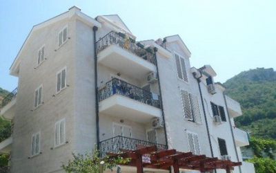 Квартира в Святом Стефане, Черногория, 75 м² - фото 1