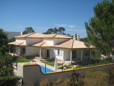 Особняк в Ольюш-де-Агуа, Португалия, 331 м² - фото 1