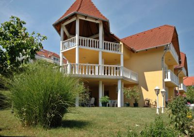 Доходный дом в Хевизе, Венгрия, 500 м² - фото 1