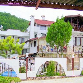 Отель, гостиница в Балчике, Болгария, 1 000 м² - фото 1