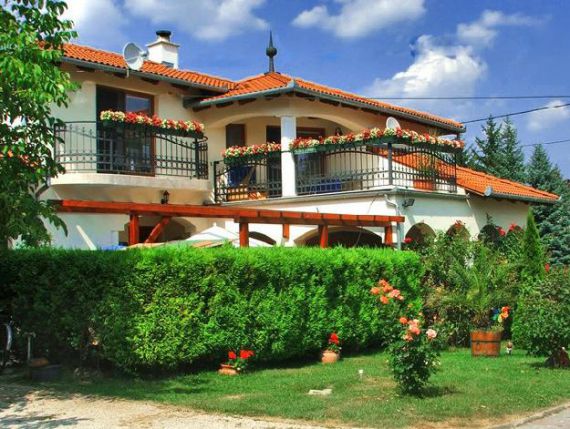 Отель, гостиница в Залакароше, Венгрия, 400 м² - фото 1
