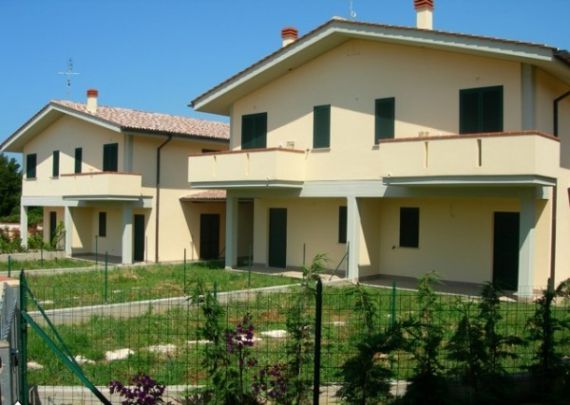 Вилла в Сан-Феличе-Чирчео, Италия, 73 м² - фото 1