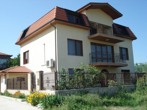 Дом в Святых Константине и Елене, Болгария, 340 м² - фото 1