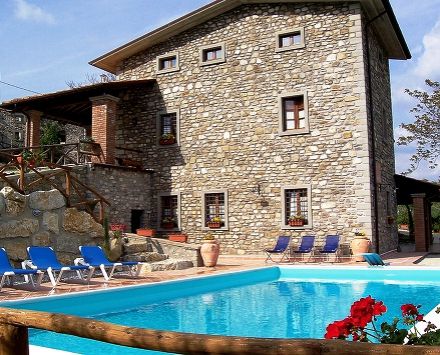 Доходный дом в Ареццо, Италия, 310 м² - фото 1