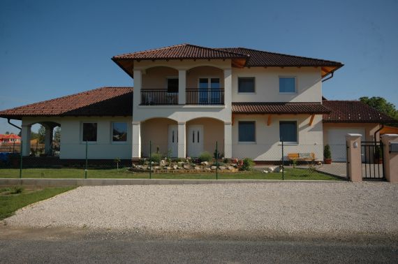 Вилла в Хевизе, Венгрия, 210 м² - фото 1