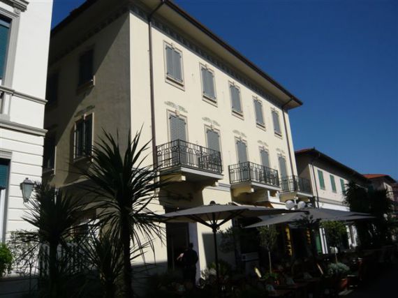 Апартаменты в Форте деи Марми, Италия, 105 м2 - фото 1