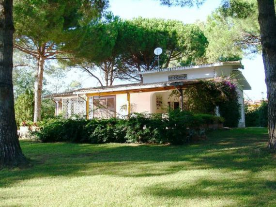 Вилла в Сан-Феличе-Чирчео, Италия, 300 м² - фото 1