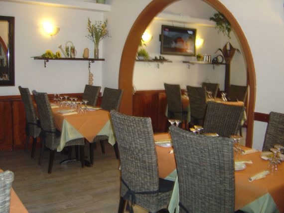 Отель, гостиница в Сент-Джулиансе, Мальта, 1 100 м² - фото 1