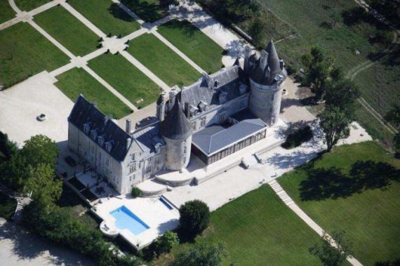 Замок в Бордо, Франция, 2 000 м2 - фото 1