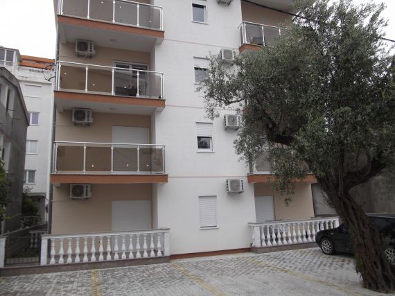 Квартира в Баре, Черногория, 30 м² - фото 1
