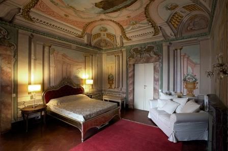 Отель, гостиница в Лукке, Италия, 1 600 м2 - фото 1
