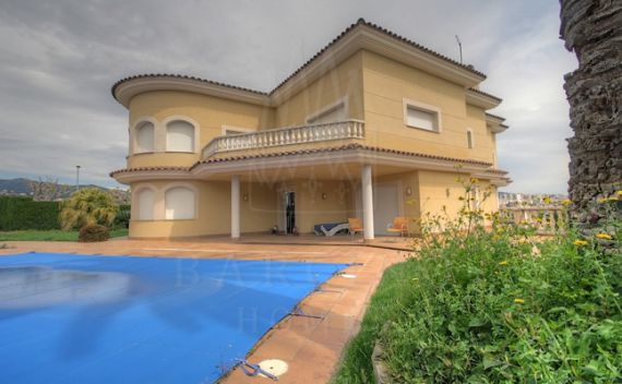 Вилла на Коста-дель-Маресме, Испания, 700 м² - фото 1