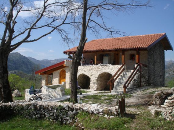 Дом в Цетине, Черногория, 120 м2 - фото 1