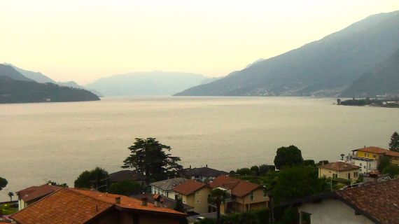 Апартаменты у озера Комо, Италия, 150 м2 - фото 1