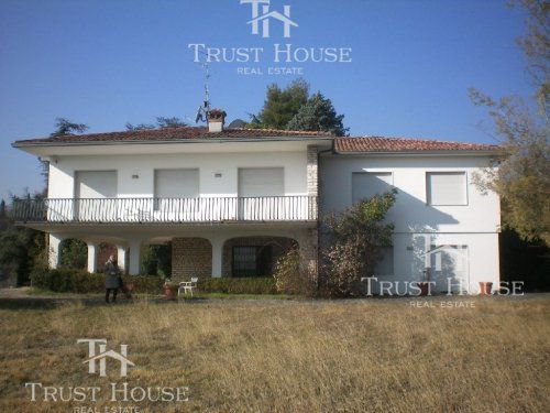 Дом у озера Гарда, Италия, 400 м² - фото 1