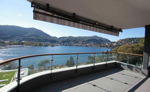 Апартаменты у озера Комо, Италия, 200 м2 - фото 1