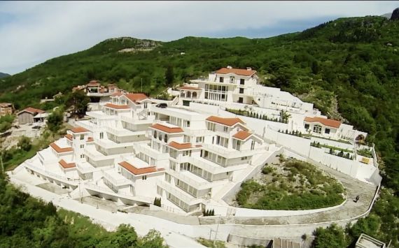 Апартаменты в Херцег-Нови, Черногория, 168 м2 - фото 1