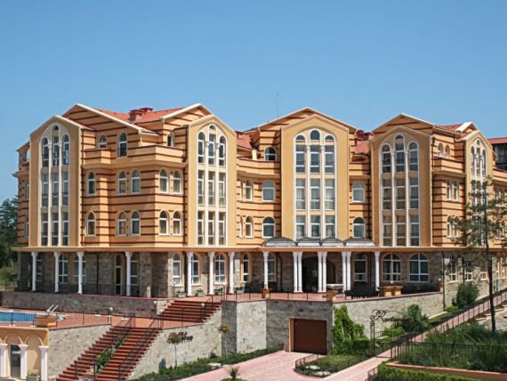 Отель, гостиница в Созополе, Болгария, 3 972 м2 - фото 1