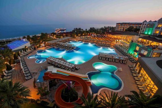 Отель, гостиница в Анталии, Турция, 70 000 м2 - фото 1