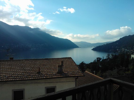 Вилла у озера Комо, Италия, 210 м2 - фото 1