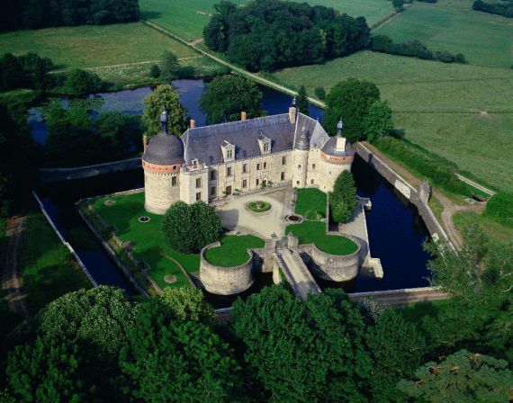 Замок в Лимузене, Франция, 1 500 м2 - фото 1
