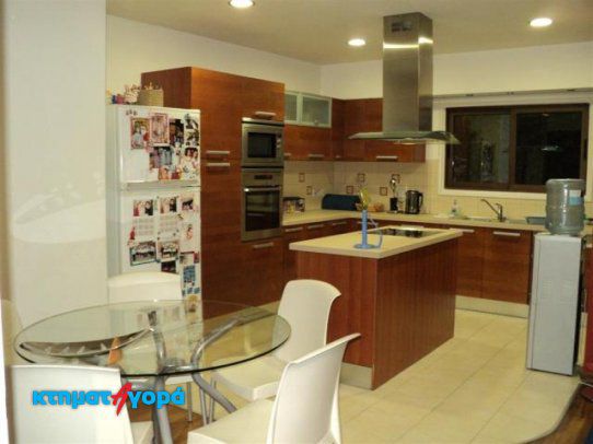 Вилла в Никосии, Кипр, 240 м² - фото 1