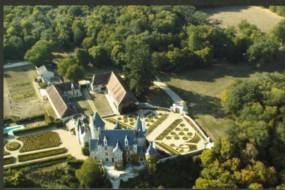 Замок в Шаранте, Франция, 1 500 м2 - фото 1