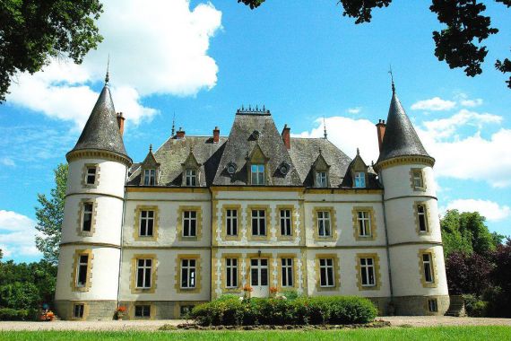 Замок в Бургундии, Франция, 600 м2 - фото 1