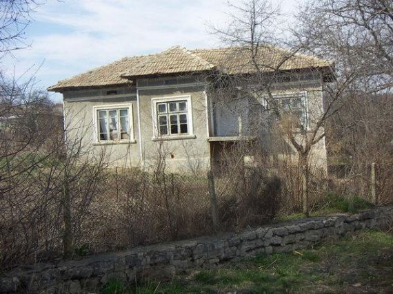 Дом под реконструкцию в Добриче, Болгария, 68 м2 - фото 1