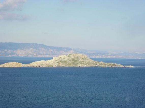 Остров в Коринфе, Греция, 165 000 м2 - фото 1