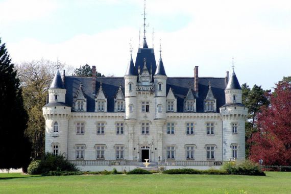 Замок в Шаранте, Франция, 1 000 м2 - фото 1