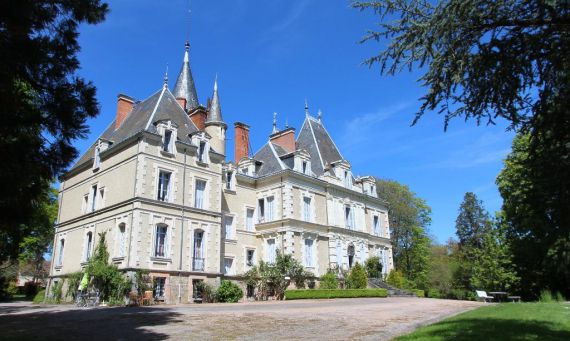 Замок в Лимузене, Франция, 1 000 м2 - фото 1